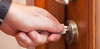 Lock Locksmith Tech Indianapolis, IN 317-975-2288 Lock Locksmith Tech Indianapolis, IN 317-975-2288 - ignition-repair